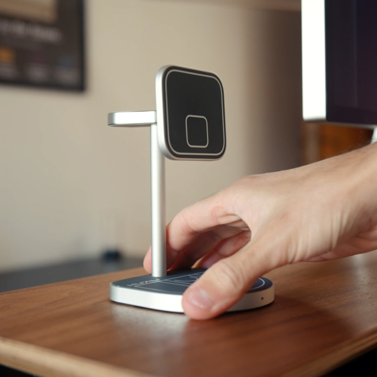 Wireless Point Stand KUXIU 3-Point Power Creative 3-in-1 Magnetic Wireless Charging Stand ...